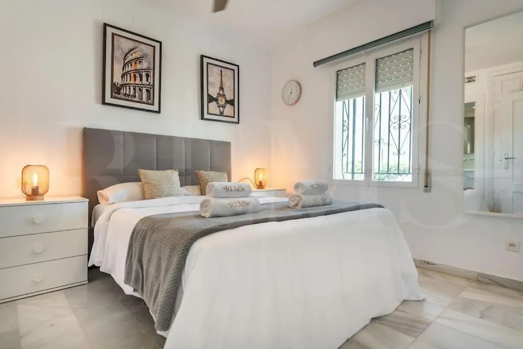 Sunny Apartment With Balcony & Swimming Pool By Rems Sitio de Calahonda 0*,