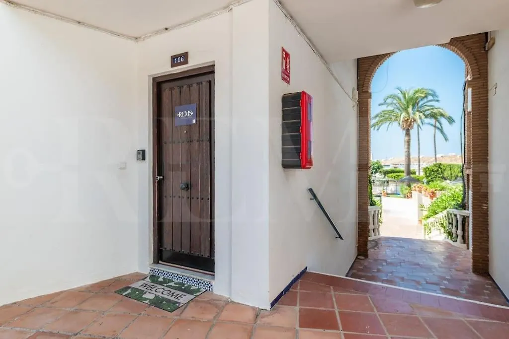Sunny Apartment With Balcony & Swimming Pool By Rems Sitio de Calahonda 0*,  Spain